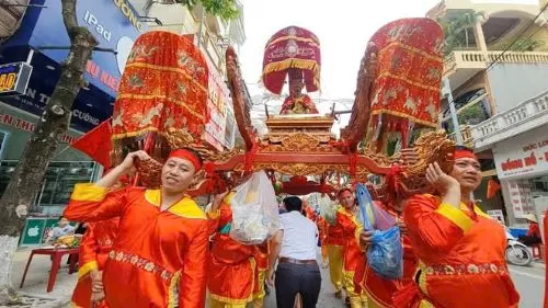 ベトナムのお祭り ハノイ市内観光 ハロン湾日帰りツアー